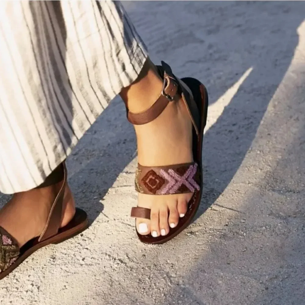 Free People Torrence Women's Sandals Size 7.5 Stitched Mauve Leather Ankle Wrap